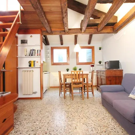 Rialto Apartment *