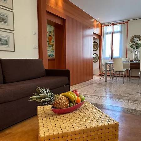 Rialto Apartment *