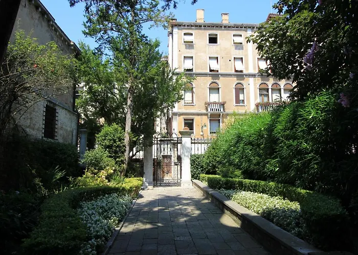 里亚托城市公寓